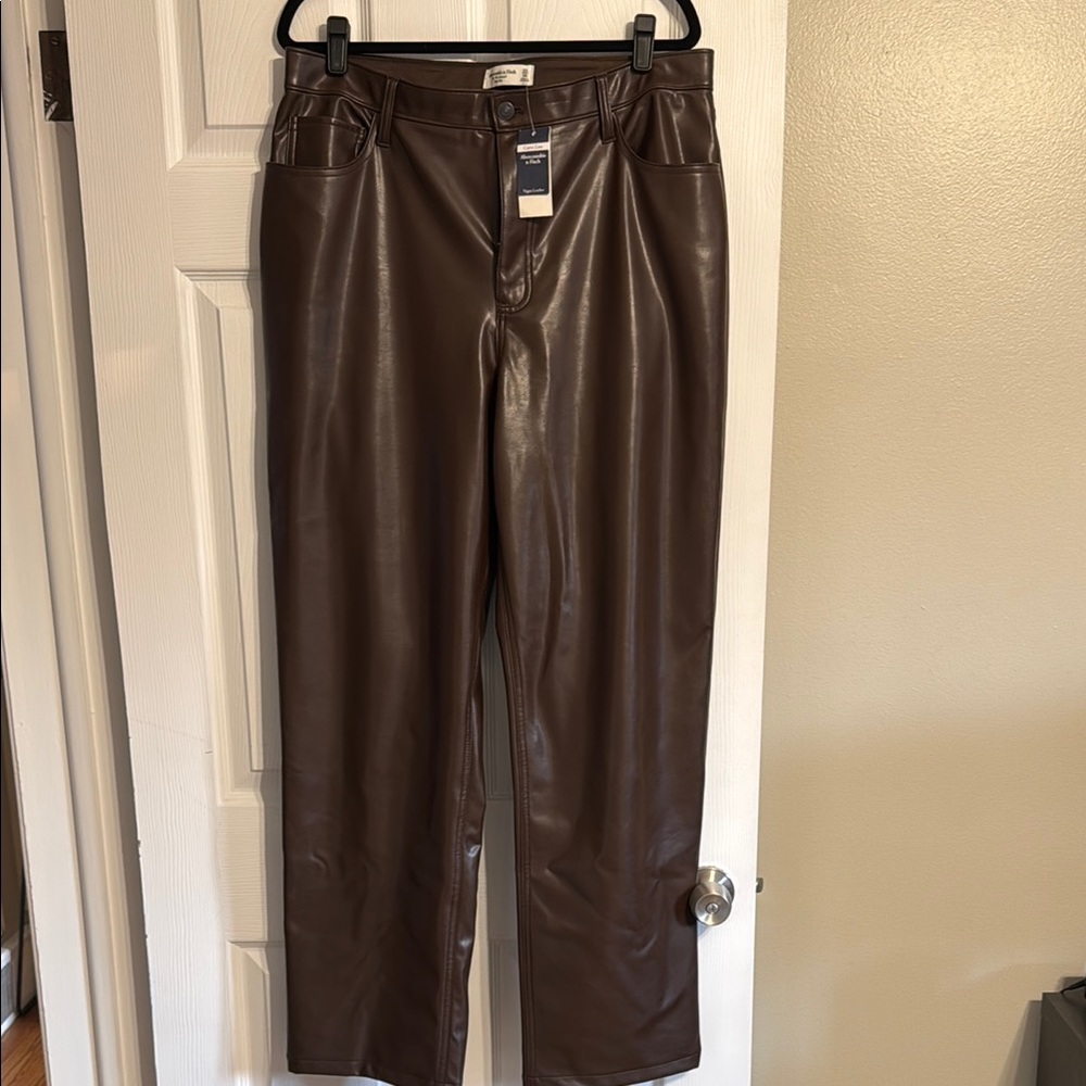 NWT Abercrombie & Fitch 90’s relaxed high rise brown leather pants